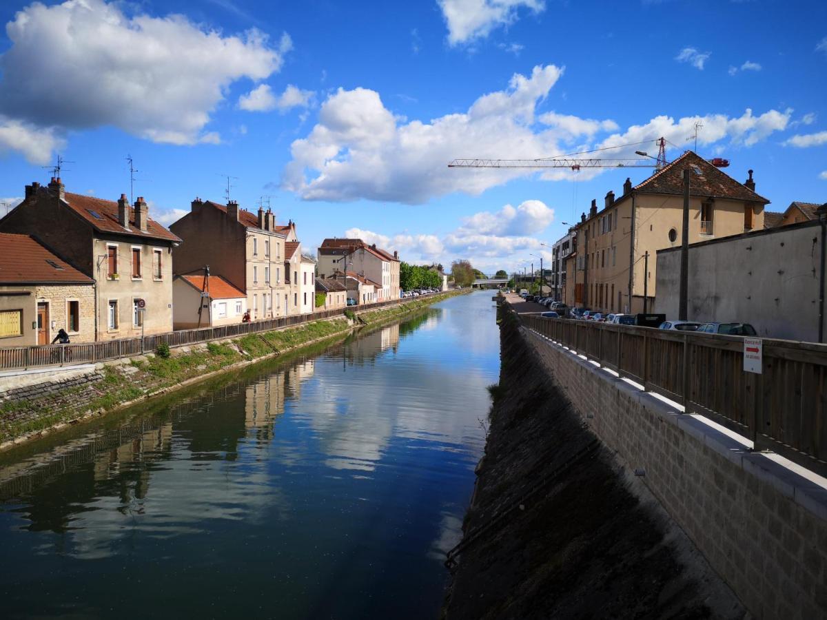 Au 4 Le Long Du Canal Avec Parking Appartement Dijon Buitenkant foto