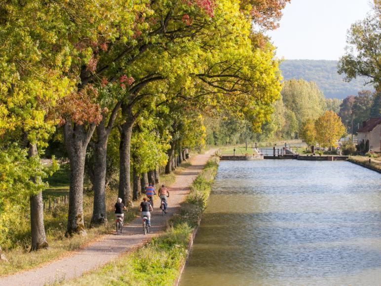 Au 4 Le Long Du Canal Avec Parking Appartement Dijon Buitenkant foto